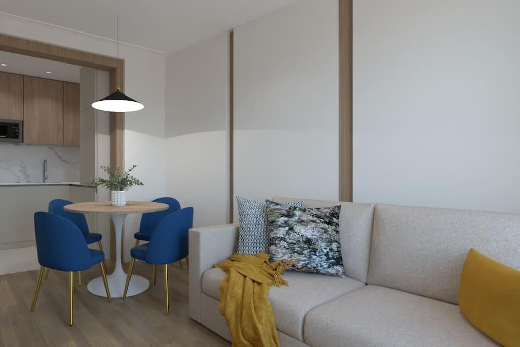 Plaza Espana X Calle Isabel La Catolica 1br 1bh Appartement